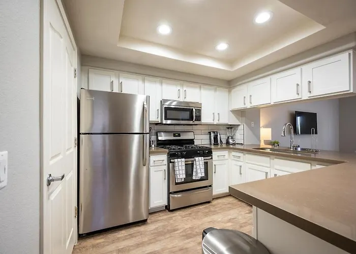 Landing Modern With Amazing Amenities